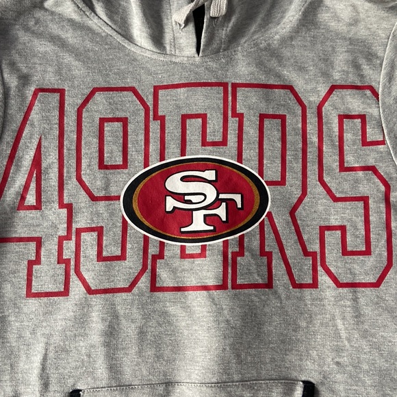 NFL 49ers Logo Hooded Gray Short-sleeve Sweatshirt - Picture 2 of 5